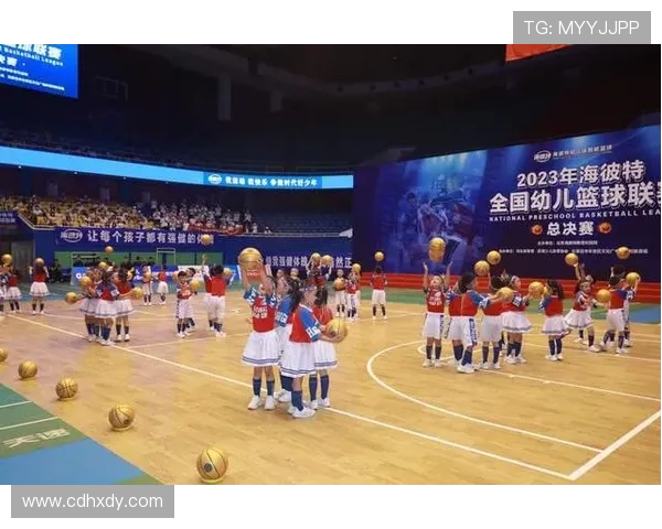 篮球赛场风云变幻 技巧与团队协作铸就冠军梦想 篮球赛场风云变幻 技巧与团队协作铸就冠军梦想