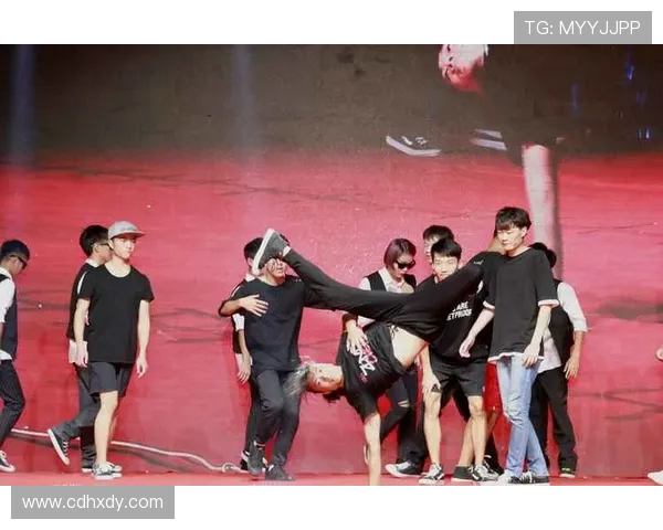 南京街舞队与深圳街舞队赛后复盘分析团队配合与表现的深度剖析