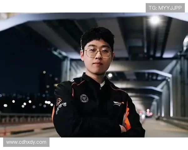 Zeus上单再度统治赛场带领团队逆转夺胜展现无与伦比的王者实力